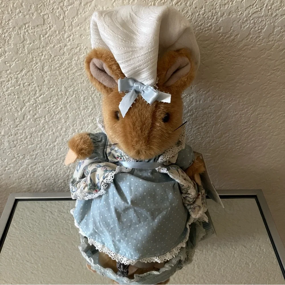 BEATRIX POTTER Lady Mouse 10